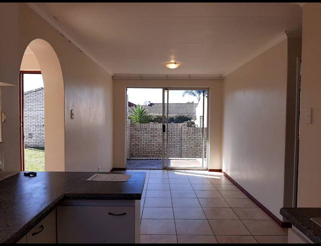 2 BEDROOM TOWNHOUSE RENTED IN CHARLO